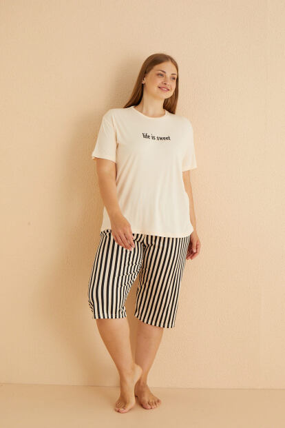 Ekru Sweet Desenli Bambu Kapri Kısa Kol Battal Pijama Takımı - 2