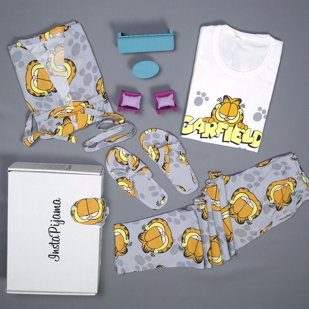 Garfield Desenli Sabahlıklı Pijama Takımı - 3