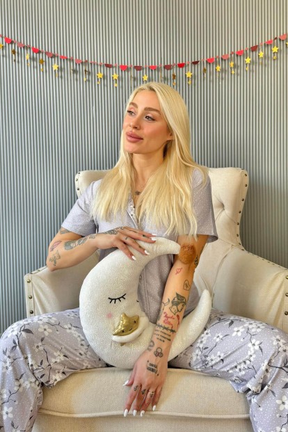 Gri Florado Exclusive Önden Düğmeli Kısa Kollu Kadın Pijama Takımı - 5