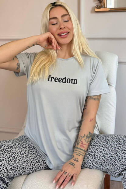 Gri Freedom Desenli Bambu Kısa Kol Kadın Pijama Takımı 