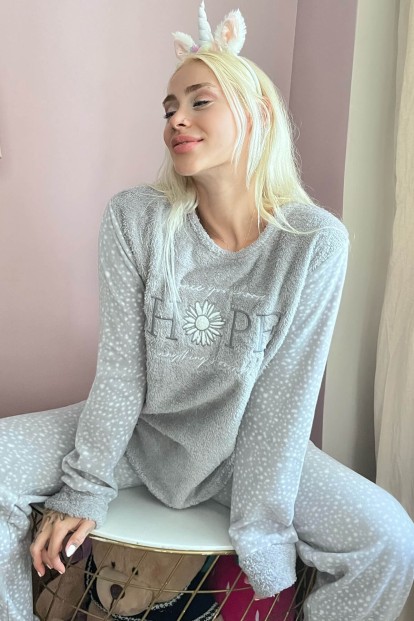Gri Hope Desenli Kadın Peluş Pijama Takımı - Pijamaevi