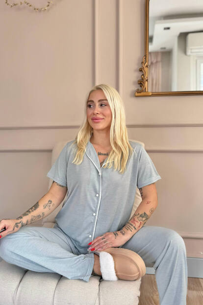 Gri Sofistic Önden Düğmeli Kısa Kol Kadın Pijama Takımı - 3