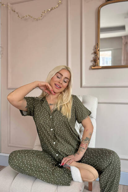 Haki Royal Dots Desenli Bambu Önden Düğmeli Kısa Kol Pijama Takımı - 2