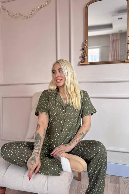 Haki Royal Dots Desenli Bambu Önden Düğmeli Kısa Kol Pijama Takımı - 3