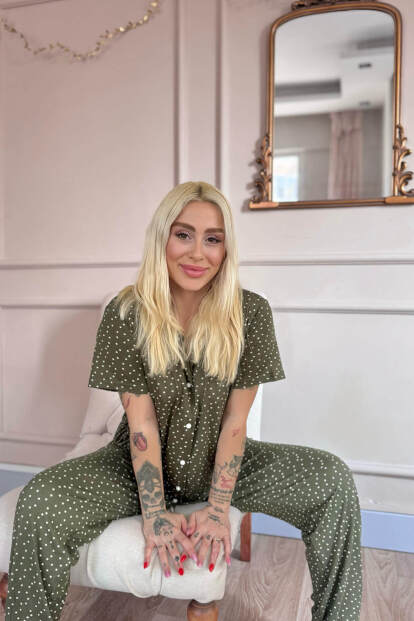 Haki Royal Dots Desenli Bambu Önden Düğmeli Kısa Kol Pijama Takımı - 4