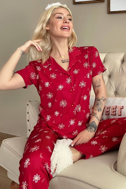 Kırmızı Papatya Desenli Örme Önden Düğmeli Kısa Kol Kadın Pijama - Pijamaevi