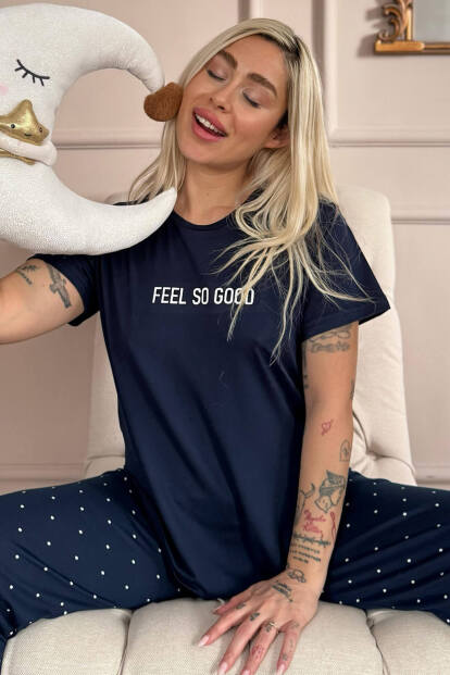 Lacivert Feel Desenli Bambu Kısa Kol Kadın Pijama Takımı - Pijamaevi