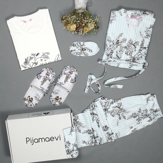 Mavi Kuş Çiçek Desenli Sabahlıklı Pijama Takımı - 3