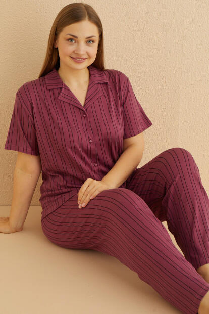Mürdüm Opulence Desenli Bambu Önden Düğmeli Kısa Kol Büyük Beden Battal Pijama Takımı - Pijamaevi