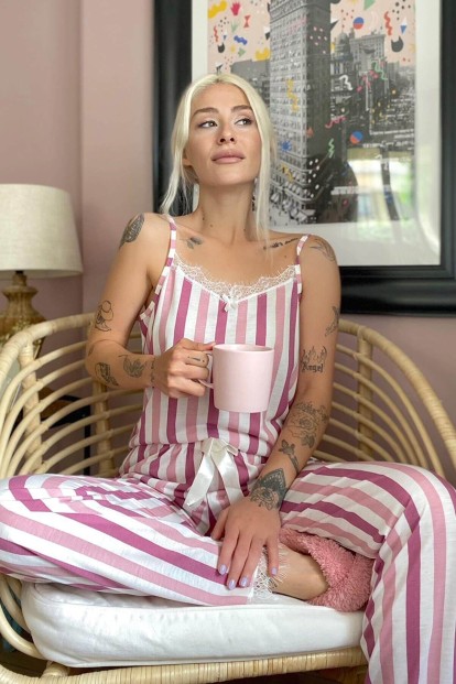 Pembe Çizgi Dantelli İp Askılı Örme Kadın Pijama Takımı - 1