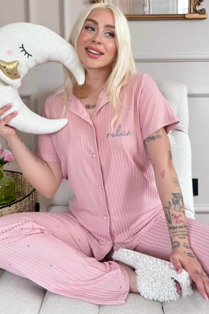 Pudra Puan Desenli Zincir Önden Düğmeli Kısa Kol Kadın Pijama - Pijamaevi