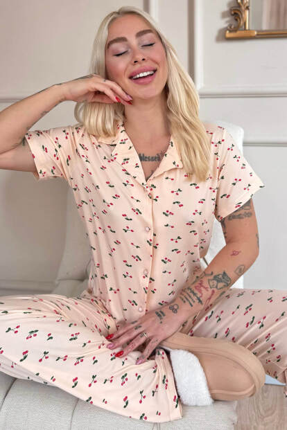 Sarı Royal Cherry Desenli Bambu Önden Düğmeli Kısa Kol Pijama Takımı 