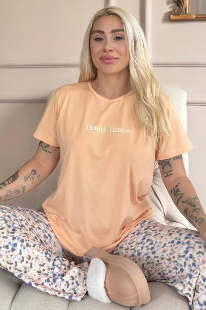 Şeftali Good Times Desenli Kısa Kollu Örme Kadın Pijama Takımı 