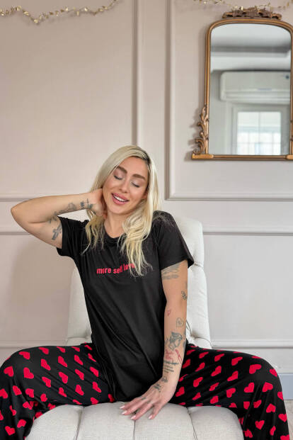 Siyah Kırmızı More Desenli Bambu Kısa Kol Kadın Pijama Takımı - 4