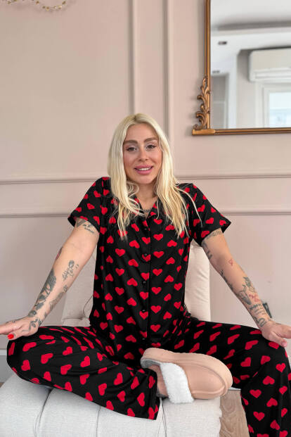 Siyah Royal Hearts Desenli Bambu Önden Düğmeli Kısa Kol Pijama Takımı - 3