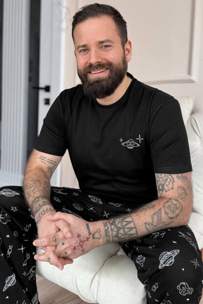 Siyah Space Baskılı Kısa Kol Erkek Pijama Takımı 