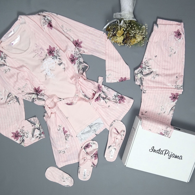 Somon Çiçek Desenli Sabahlıklı Pijama Takımı - 2