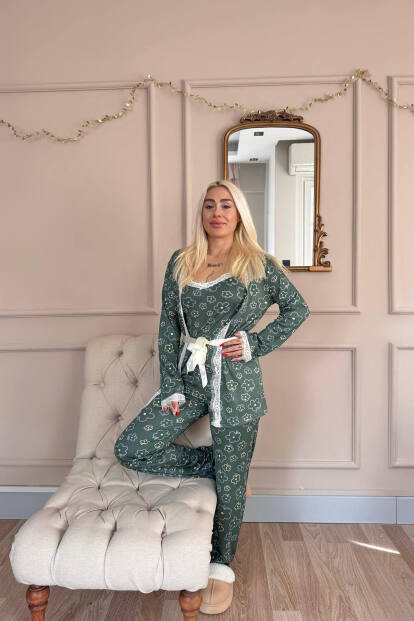 Yeşil Çizgi Çiçek Desenli Sabahlıklı Pegasus Pijama Takımı - 6