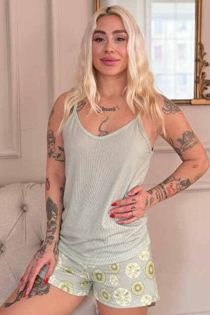 Yeşil Fresh Summer Desenli İp Askılı Şortlu Kadın Pijama Takımı 