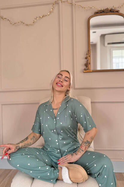 Yeşil Heart Desenli Bambu Önden Düğmeli Kısa Kol Pijama Takımı - 2