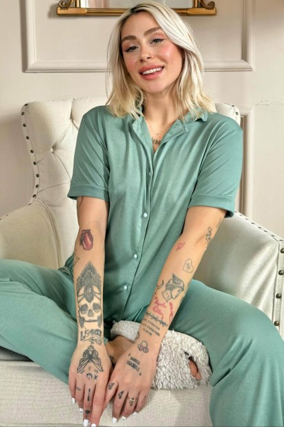 Yeşil Önden Düğmeli Kısa Kol Örme Kadın Pijama - Pijamaevi