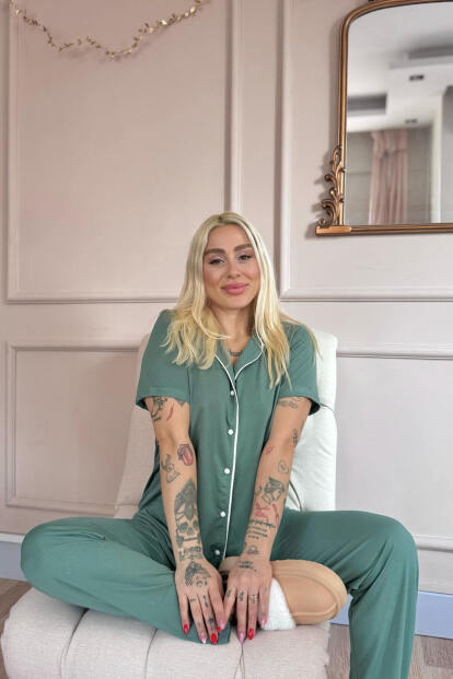 Yeşil Sofistic Önden Düğmeli Kısa Kol Kadın Pijama Takımı - 3