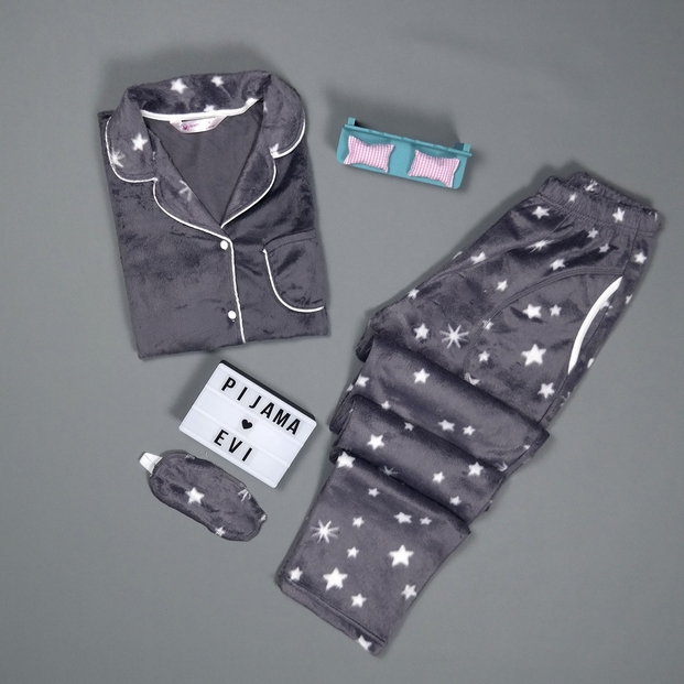 Yıldız Desenli Kadın Önden Düğmeli Yumoş Peluş Pijama Takımı - 1