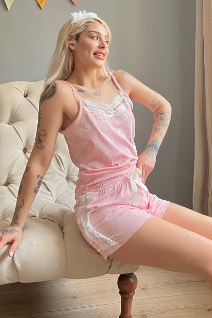Açık Pembe Papatya Dantel Detaylı İp Askı Şortlu Örme Pijama Takımı - Pijamaevi