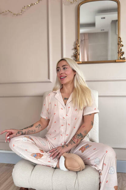 Açık Pudra Bear Desenli Kısa Kol Önden Düğmeli Kadın Pijama Takımı - Pijamaevi (1)