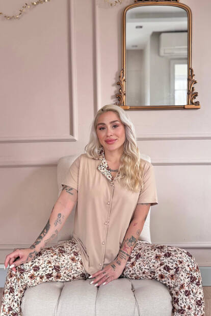 Bej Autumn Blossom Exclusive Önden Düğmeli Kadın Pijama Takımı - Pijamaevi (1)