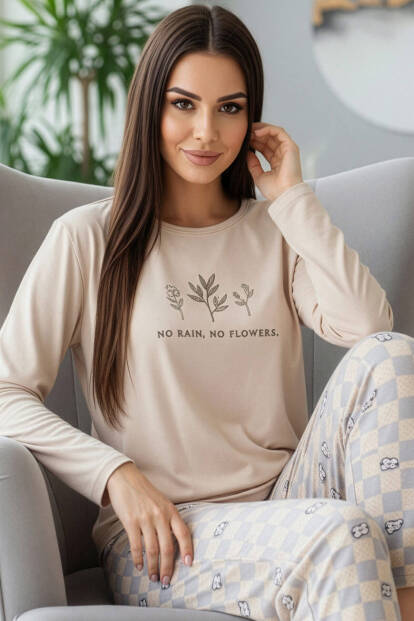 Bej Flowers Desenli Uzun Kollu Bambu Örme Kadın Pijama Takımı - Pijamaevi