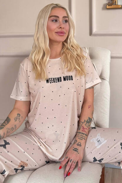 Bej Weekend Mood Desenli Örme Kısa Kol Kadın Pijama Takımı - Pijamaevi