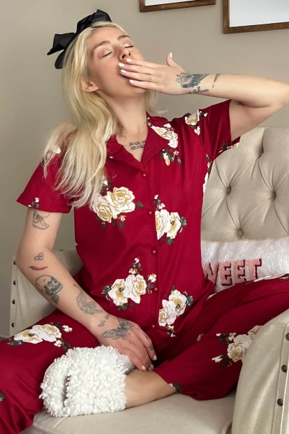 Bordo Çiçek Desenli Örme Önden Düğmeli Kısa Kol Kadın Pijama - Pijamaevi