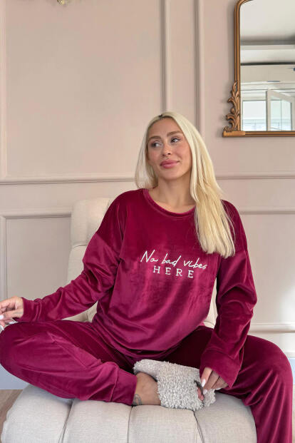 Bordo Vibes Desenli Exclusive Kadife Kadın Pijama Takımı  - Pijamaevi (1)