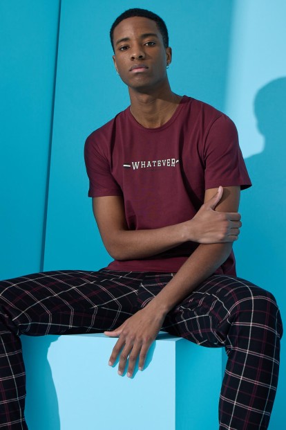 Bordo Whatever Baskılı Kısa Kollu Erkek Pijama Takımı - Pijamaevi