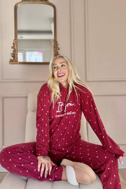 Bordo You Desenli Kapşonlu Peluş Polar Pijama Takımı - Pijamaevi (1)