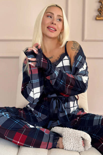 Ekose Baskılı Sabahlıklı Kadife Pijama Takımı - Pijamaevi