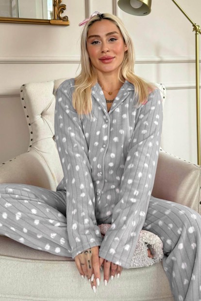 Gri Debesis Desenli Önden Düğmeli Peluş Polar Pijama Takımı - Pijamaevi