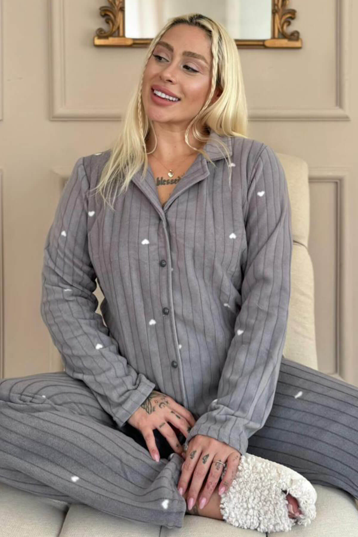 Gri Jantung Desenli Önden Düğmeli Peluş Polar Pijama Takımı