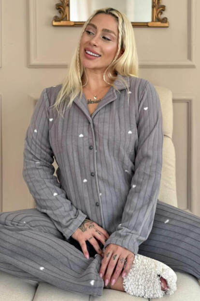 Gri Jantung Desenli Önden Düğmeli Peluş Polar Pijama Takımı - Pijamaevi