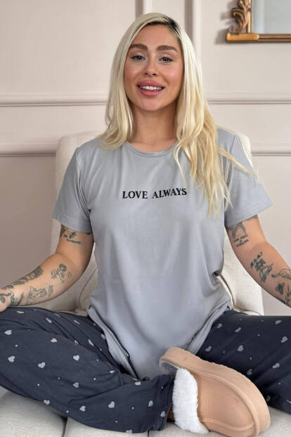 Gri Love Desenli Bambu Kısa Kol Kadın Pijama Takımı - Pijamaevi