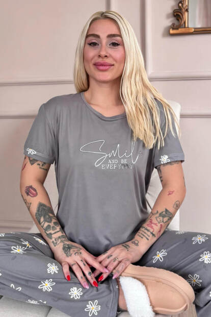 Gri Smile Everyday Desenli Bambu Kısa Kol Kadın Pijama Takımı - Pijamaevi