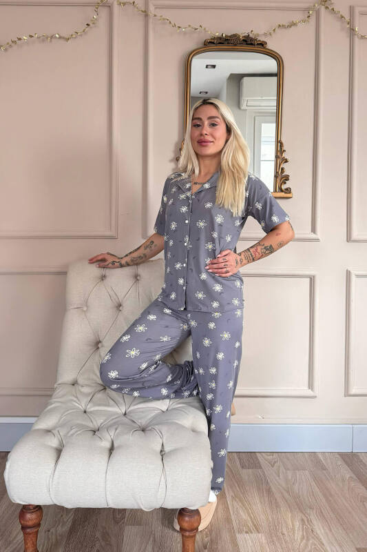 Gri Soft Daisy Desenli Bambu Önden Düğmeli Kısa Kol Pijama Takımı