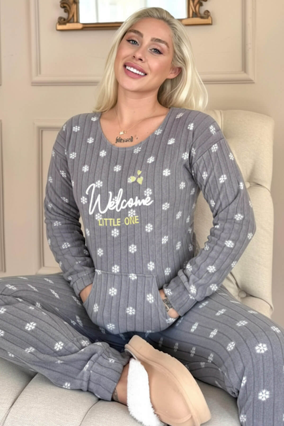 Gri Welcome Desenli Kanguru Cepli Peluş Polar Pijama Takımı