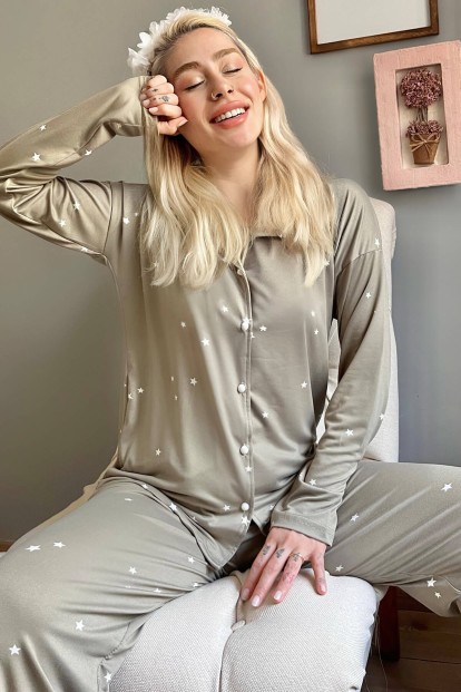 Haki Yıldız Desenli Bambu Önden Düğmeli Kadın Pijama Takımı - Pijamaevi