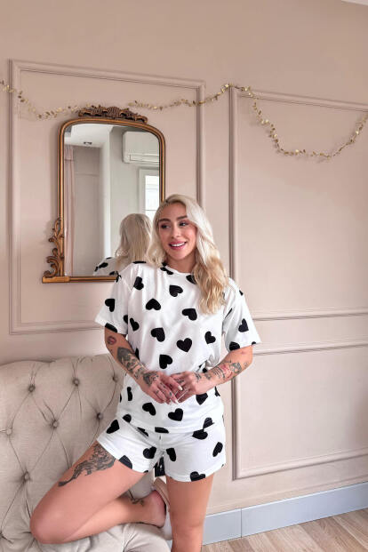Ivory Passion Heart Desenli Kısa Kollu Şortlu Örme Kadın Pijama Takımı - Pijamaevi (1)