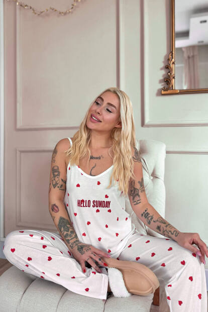 Kırmızı Kalp Baskılı Ip Askılı Örme Kadın Pijama Takımı - Pijamaevi (1)
