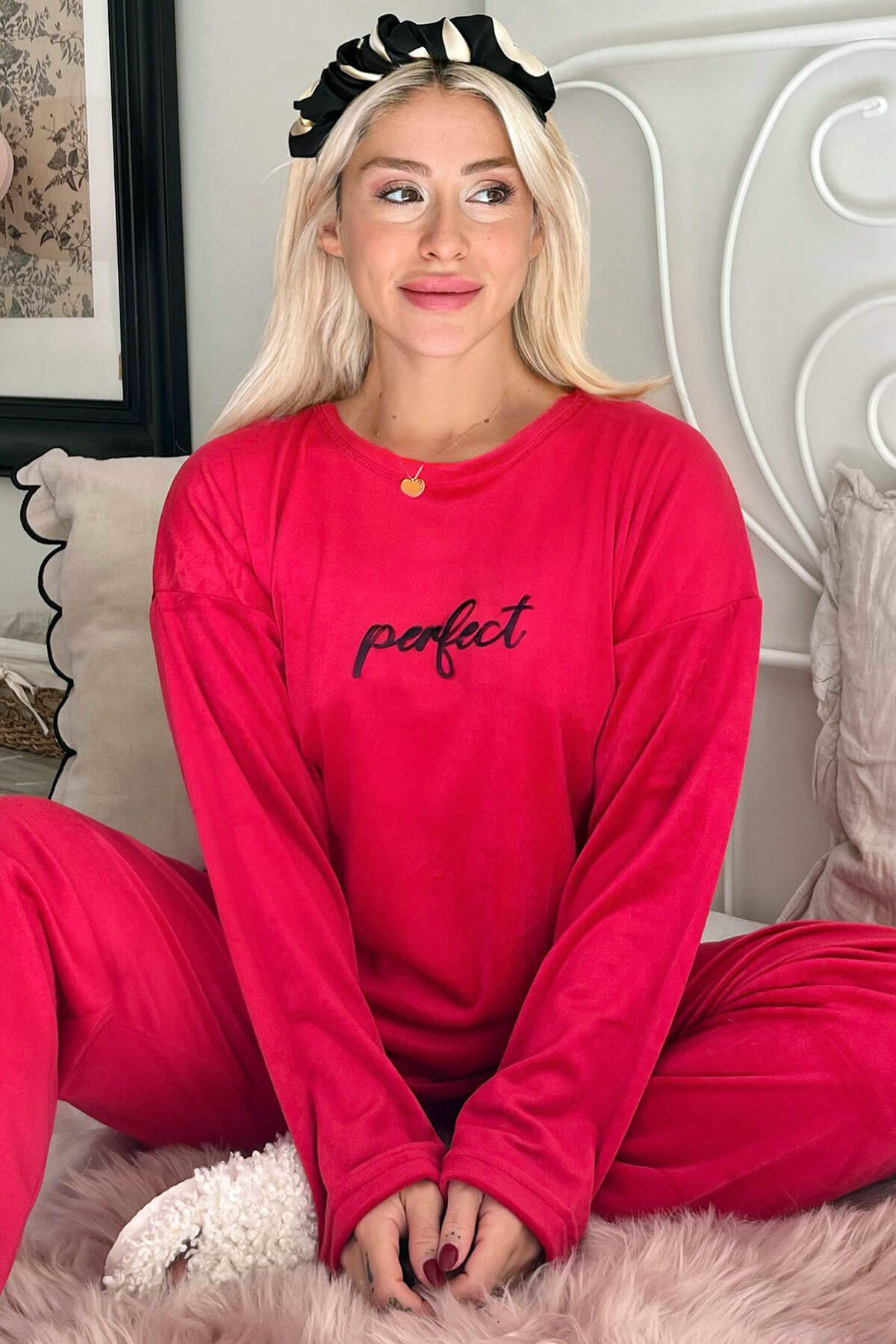 Kırmızı Perfect Desenli Exclusive Kadife Kadın Pijama Takımı 