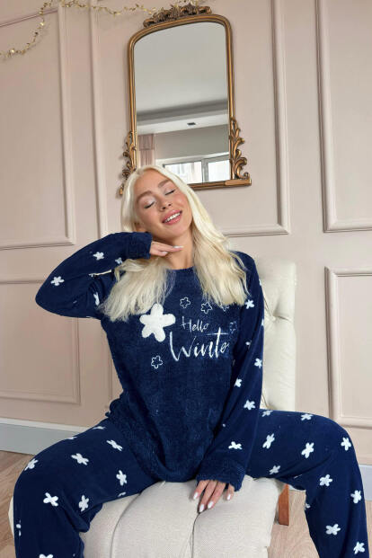 Lacivert Hello Winter Desenli Kadın Peluş Pijama Takımı - Pijamaevi (1)