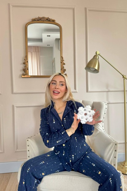 Lacivert Kalp Desenli Önden Düğmeli Peluş Polar Pijama Takımı - Pijamaevi (1)